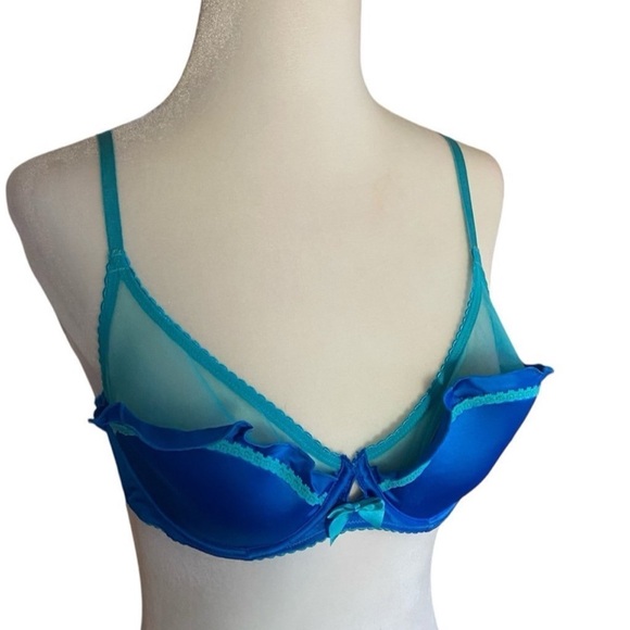 Victoria’s Secret sexy flight attendant Bra - Picture 4 of 6